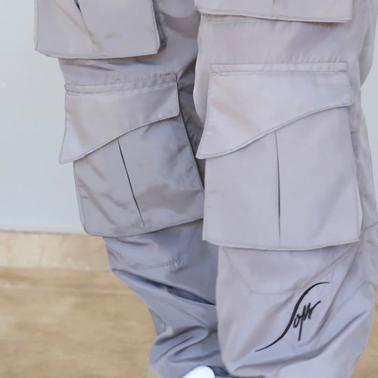 Grey Croma Smoked