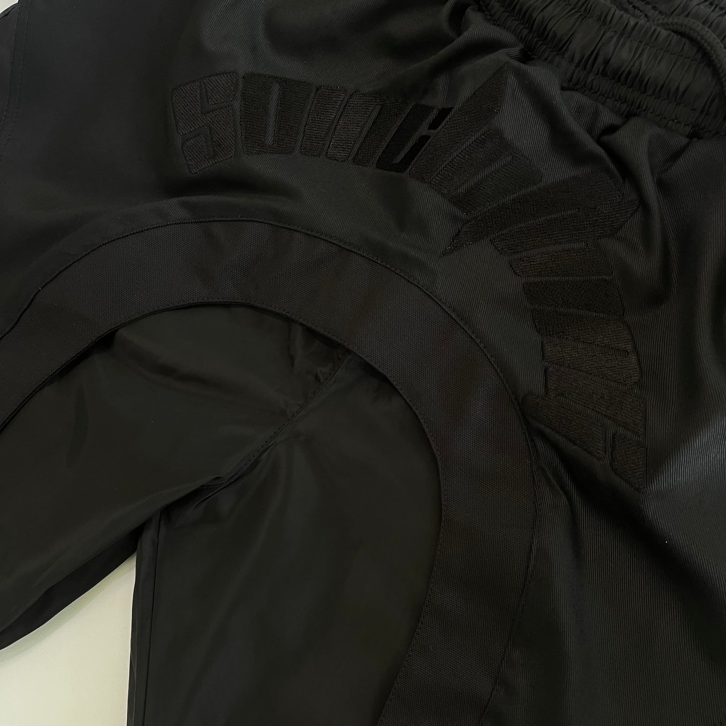 Shadow Black Round