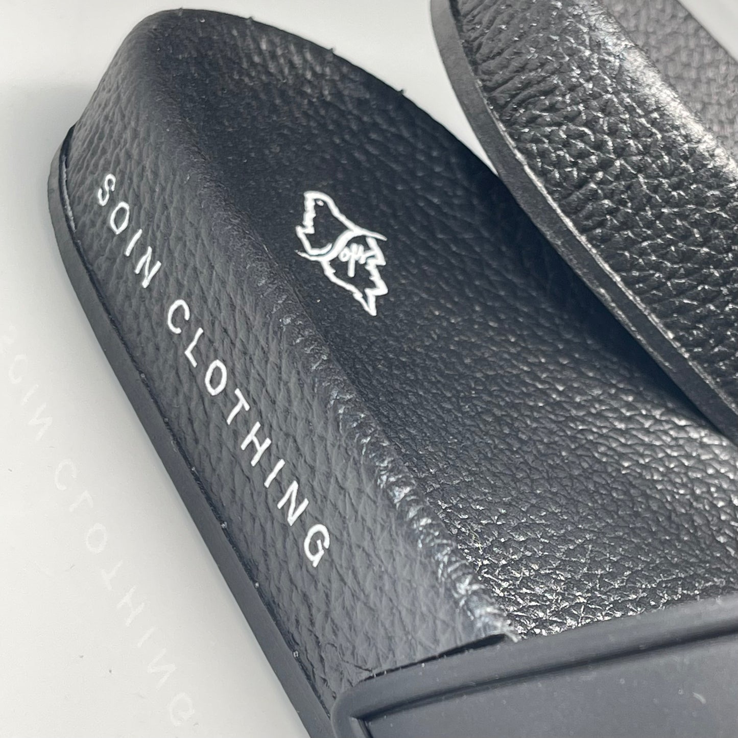 SOIN Black Sandal