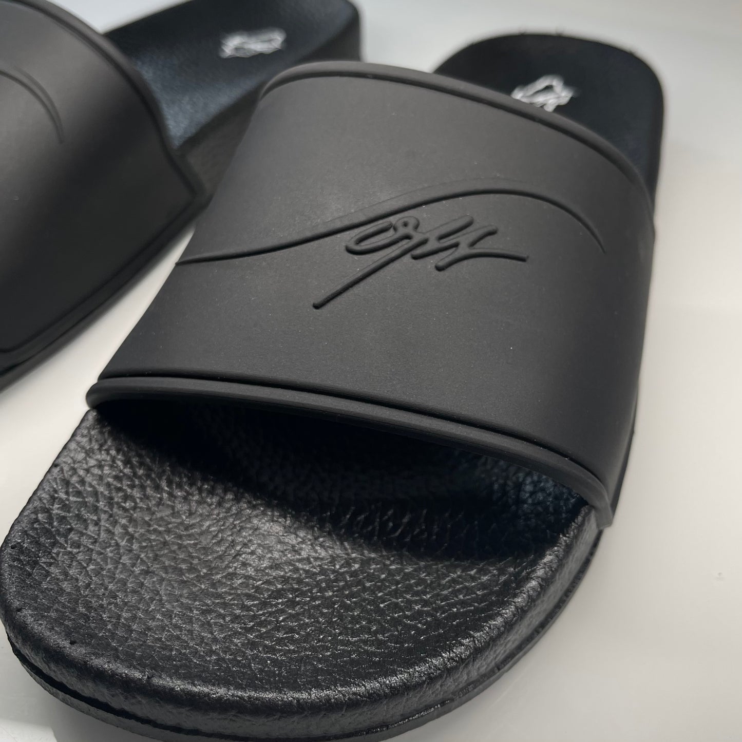 SOIN Black Sandal