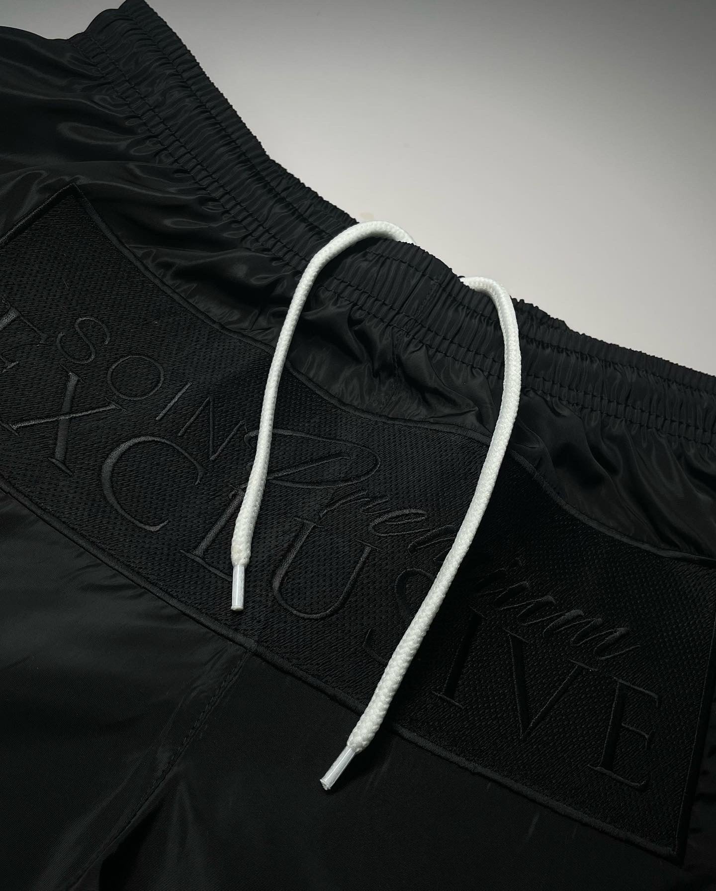 Black Exclusive Short